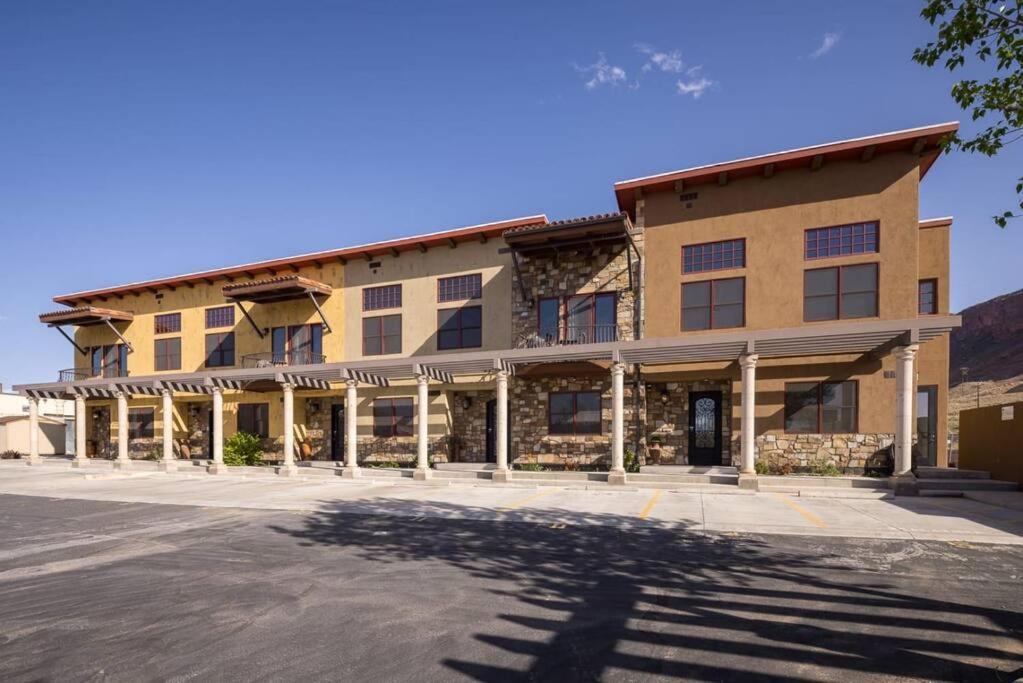 Luxury Downtown Rental - La Dolce Vita Villa #4 โมอาบ ภายนอก รูปภาพ
